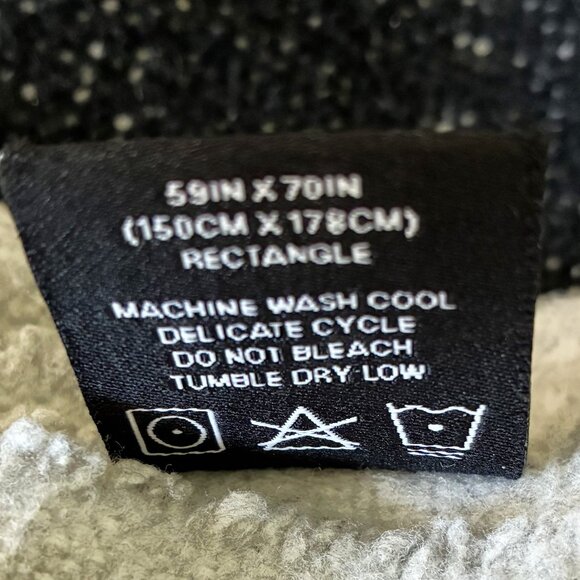 SACKCLOTH & ASHES 59"x70" Italian-Made Essentials Blanket Throw - Picture 12 of 13